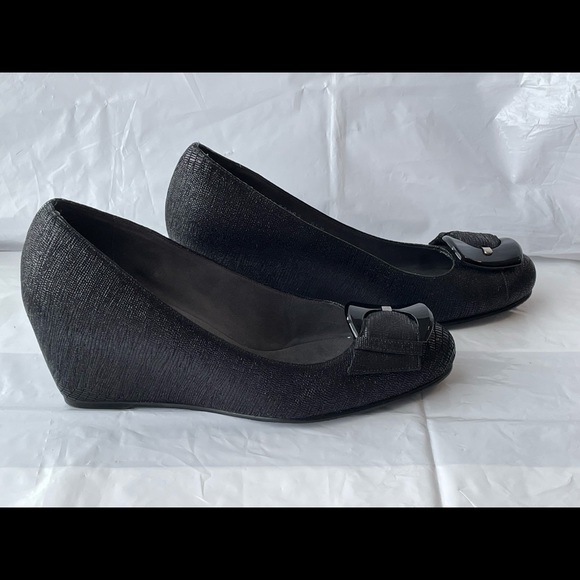 Stuart Weitzman wedge heels, 9 1/2, 3” wedge, in pristine condition and unworn - Picture 3 of 7